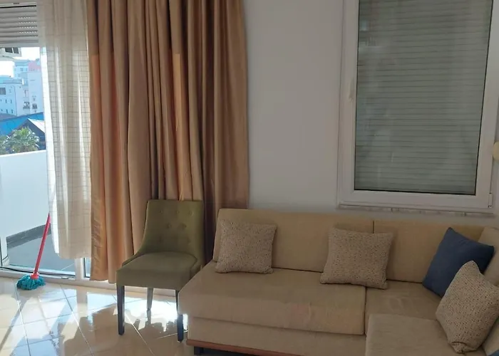 Grand Bazaar Balcony Tiran